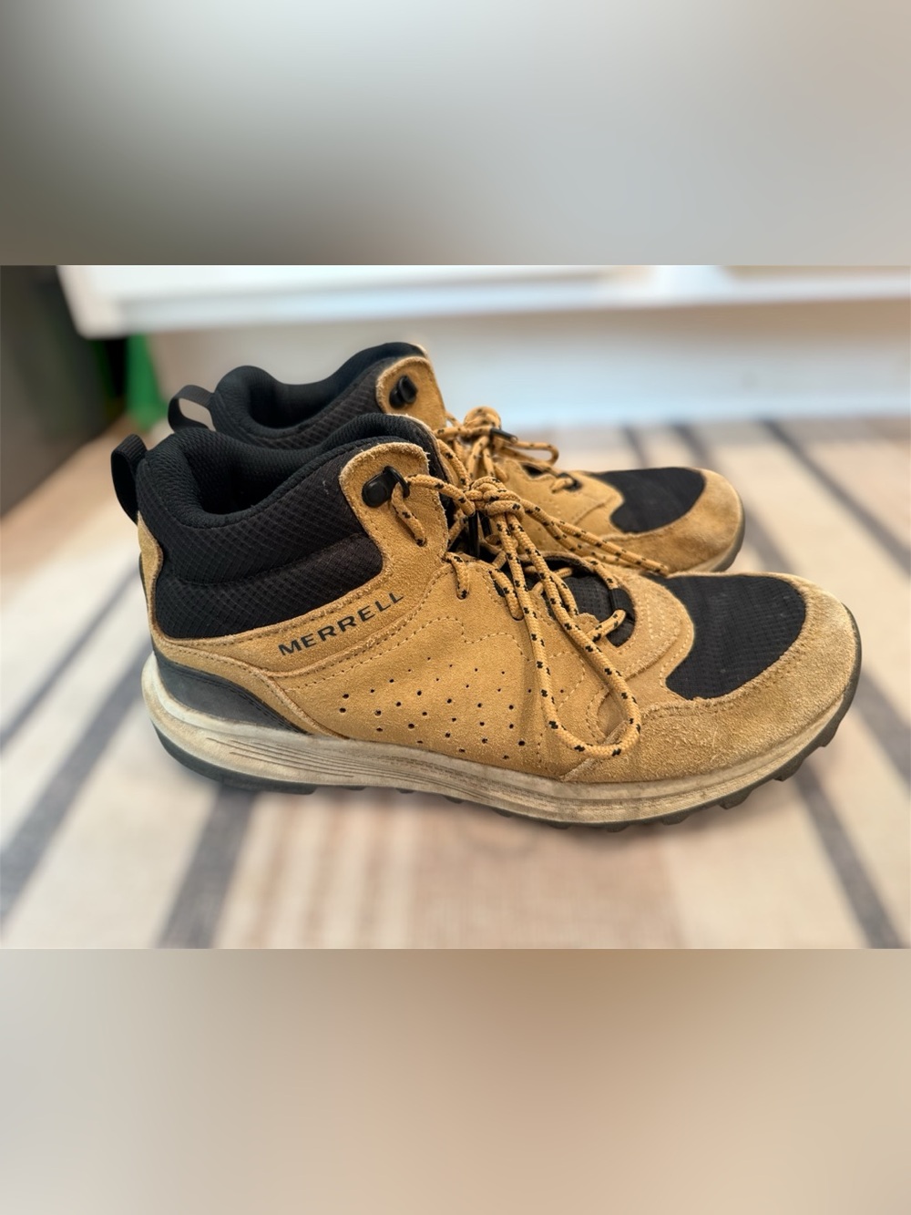 Merrell Kids’ Notch Mid Hiking Boot Sz 6M